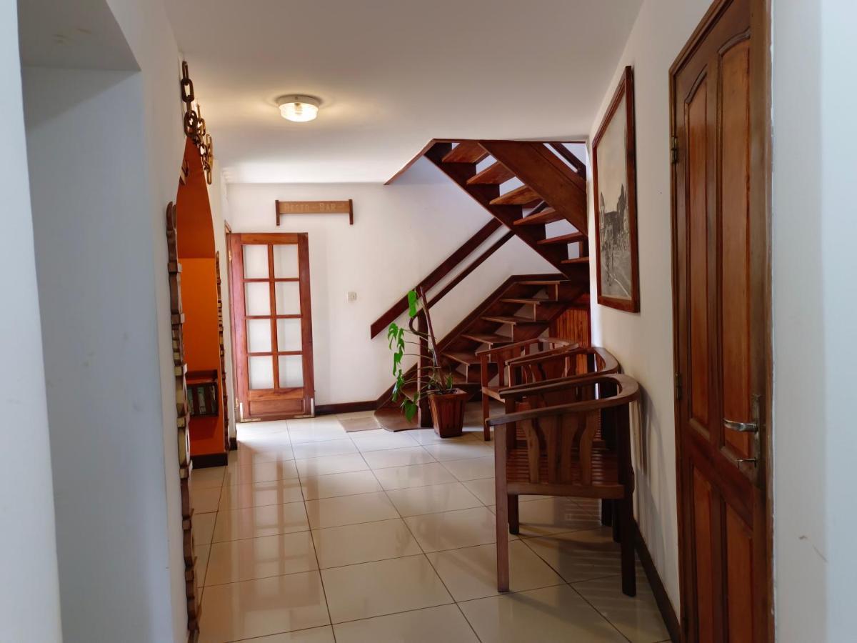 Antsirabe Hotel ภายนอก รูปภาพ